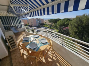 Bel appartement, 6 couchages, WIFI, climatisé, parking, 10 minutes à pied de la mer